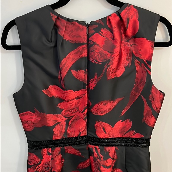 Elegant Black and Red Floral Dress - Picture 4 of 5